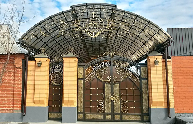 Купить или заказать ворота для дома с навесом - стильные и надежные решения для вашего участка в Фурманове от 42724 руб | ВоротМастер-Фрв
